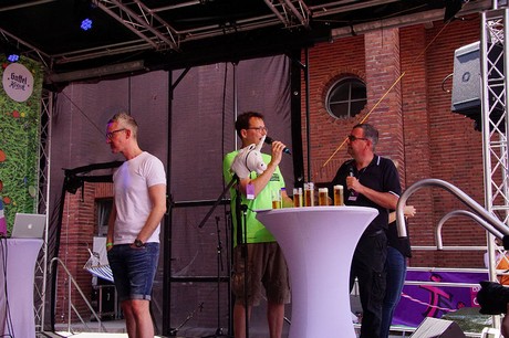 Com Together Cup